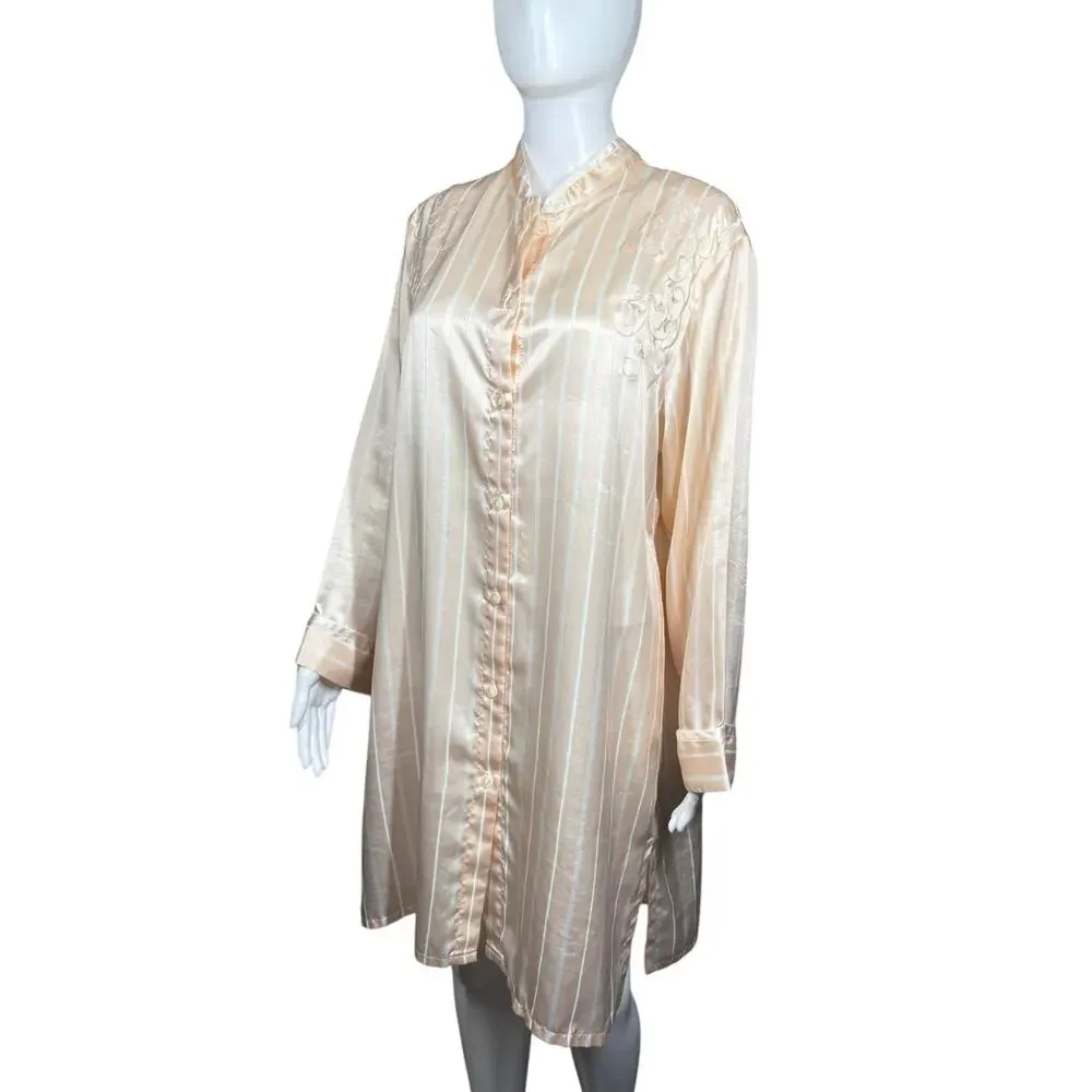Vintage Natori Classics Peach Embroidered Satin Nightgown Sleep Shirt Medium